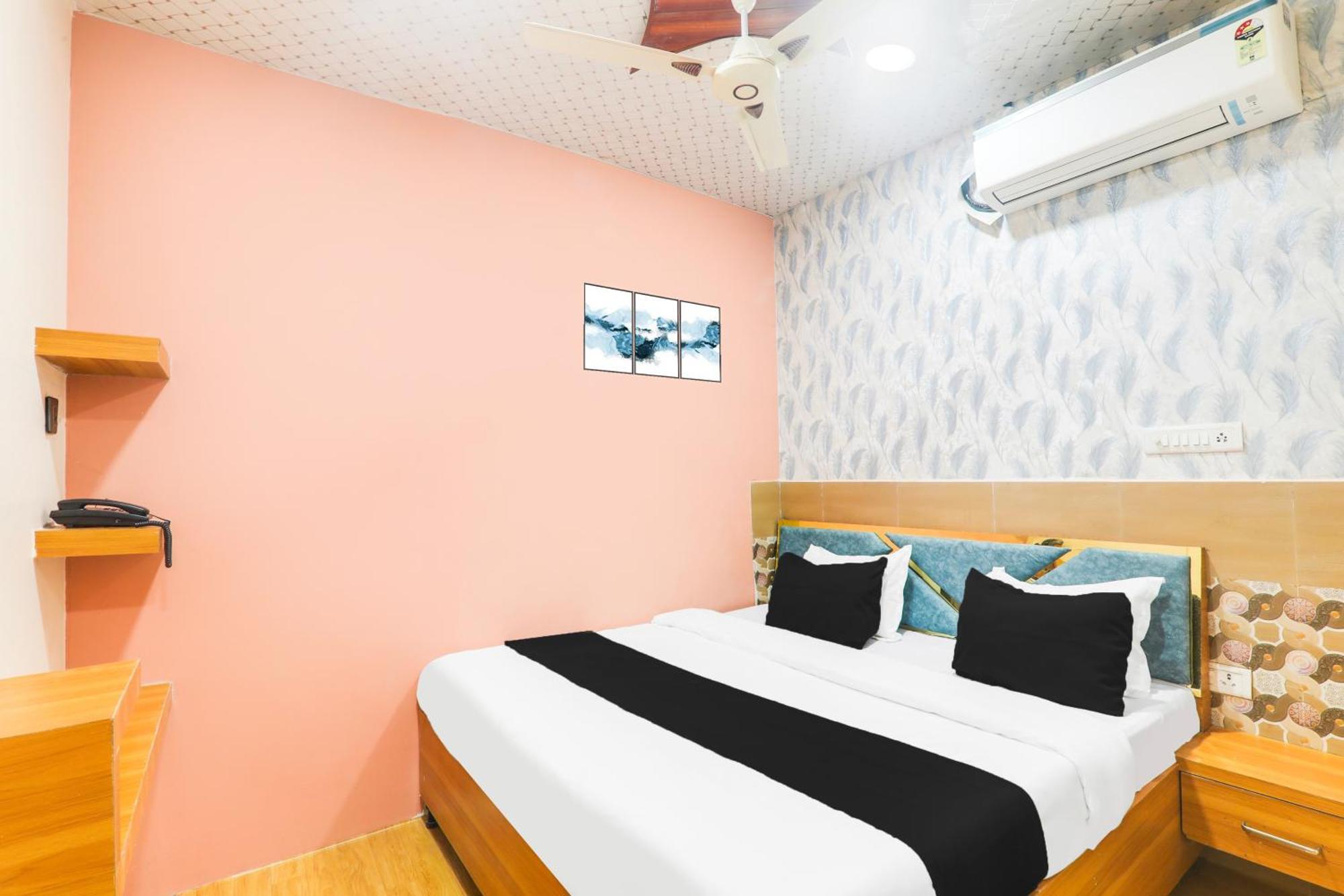 Hotel O V. K Palace Inn Lucknow Esterno foto