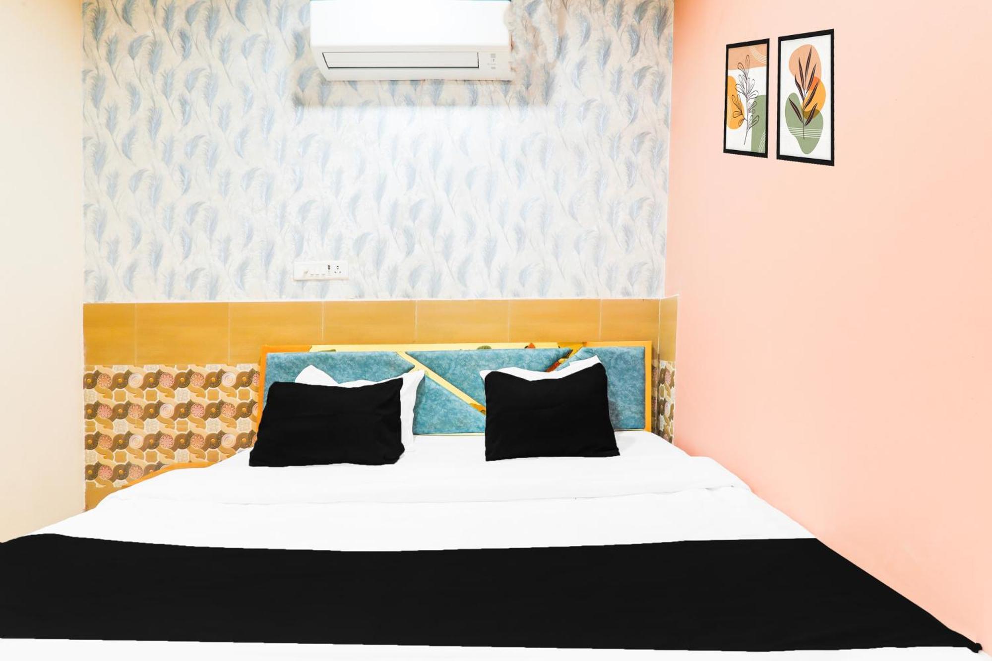 Hotel O V. K Palace Inn Lucknow Esterno foto