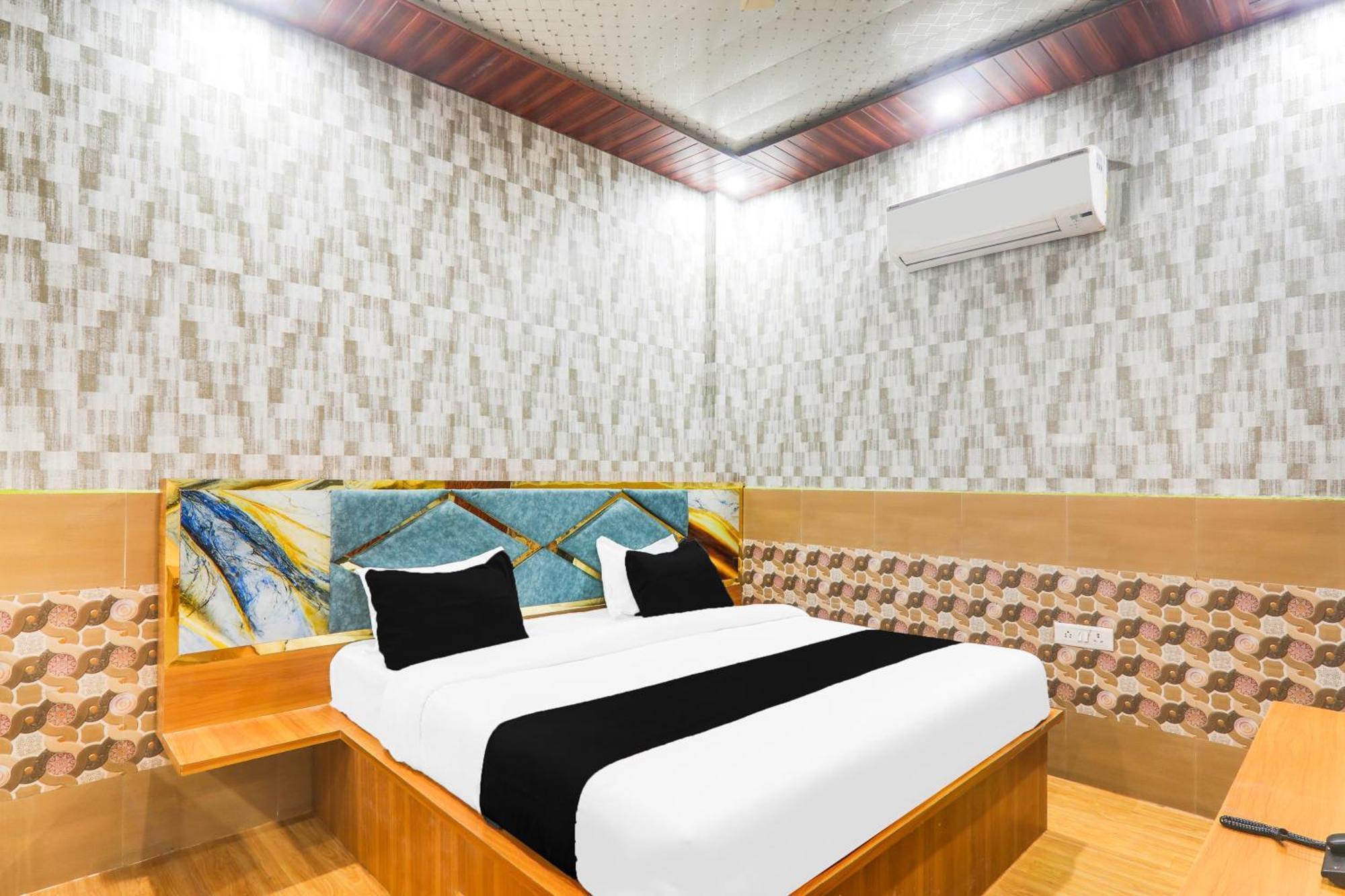 Hotel O V. K Palace Inn Lucknow Esterno foto