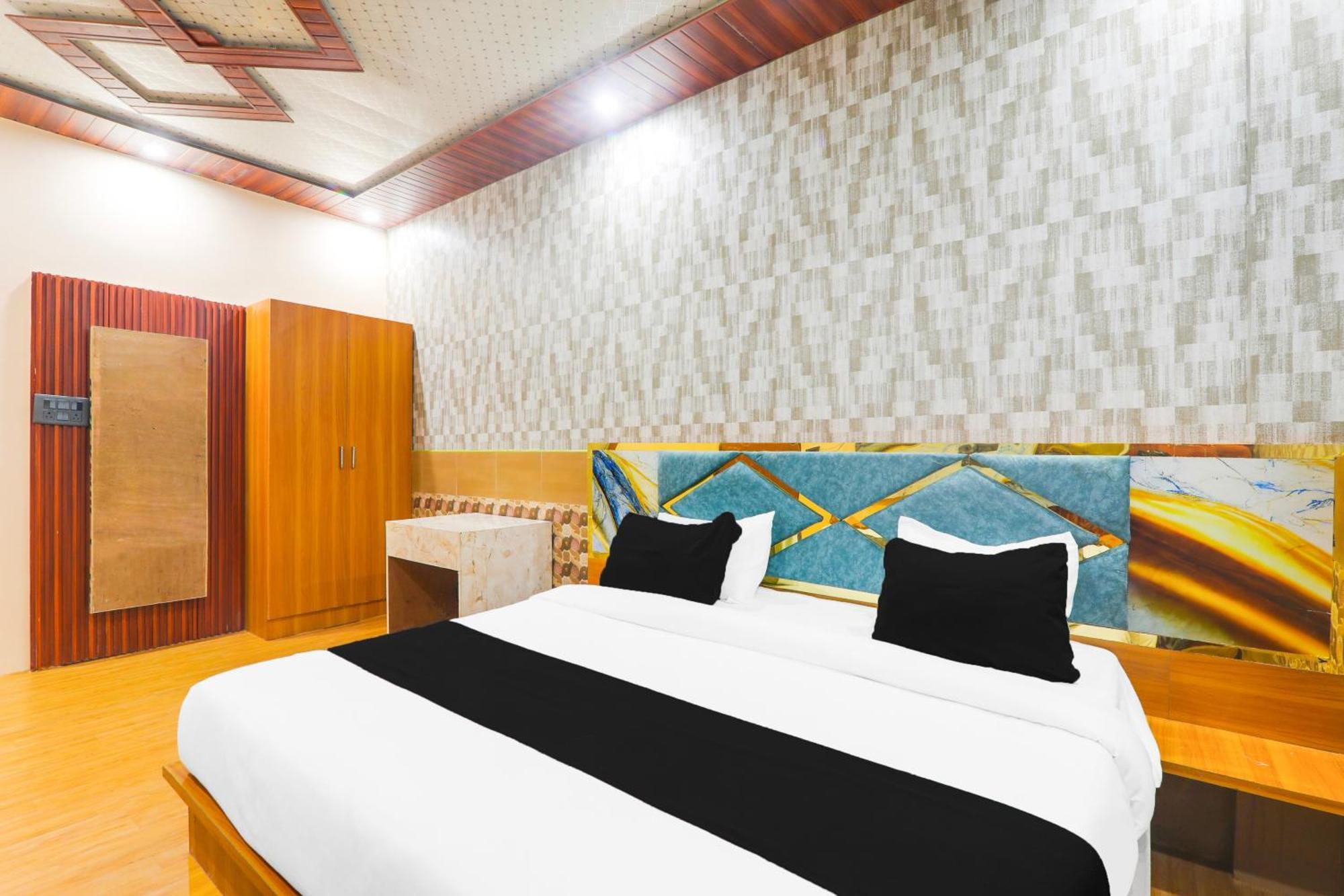 Hotel O V. K Palace Inn Lucknow Esterno foto